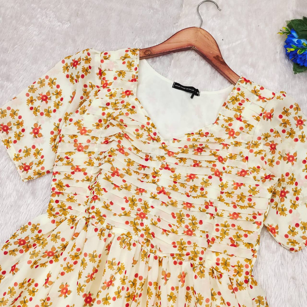 Sophi Yellow