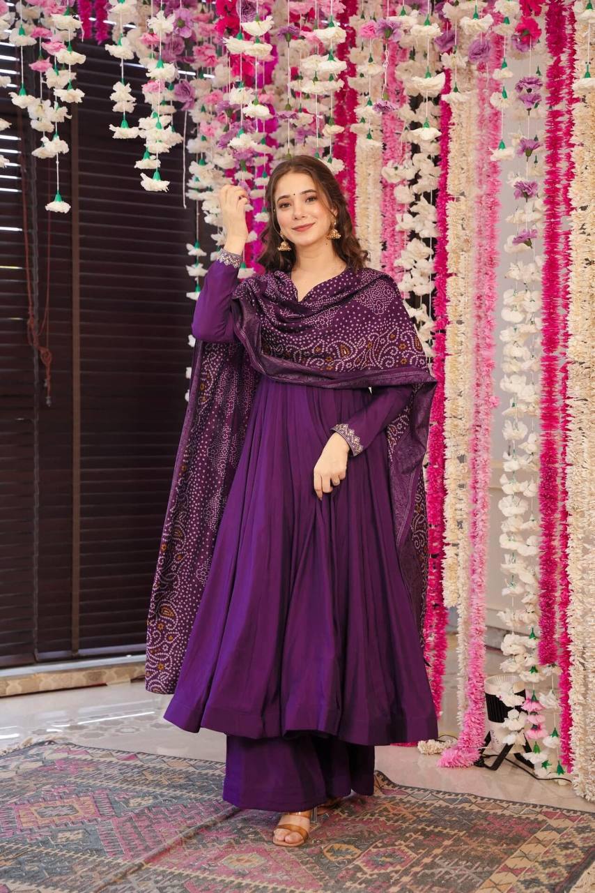 Naina Bandhani Set