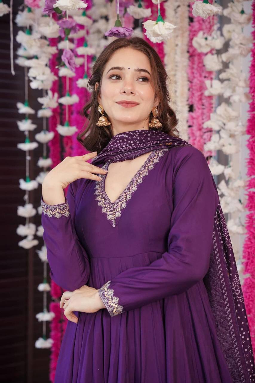 Naina Bandhani Set
