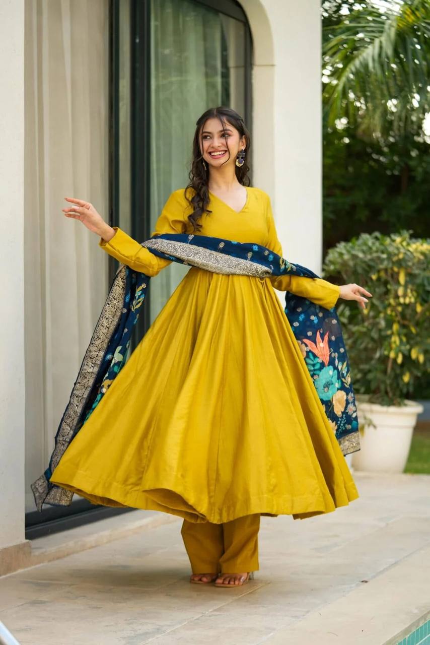 Nayab Suit Set