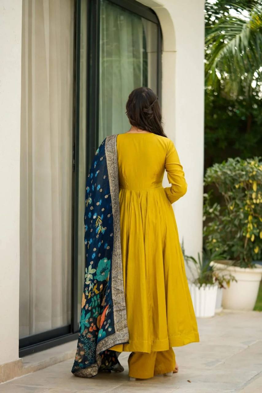 Nayab Suit Set