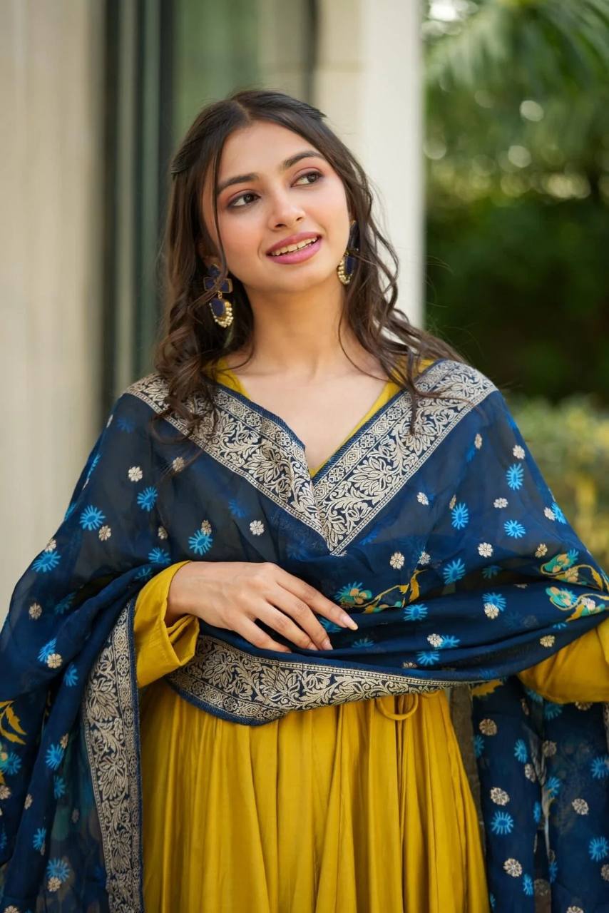 Nayab Suit Set