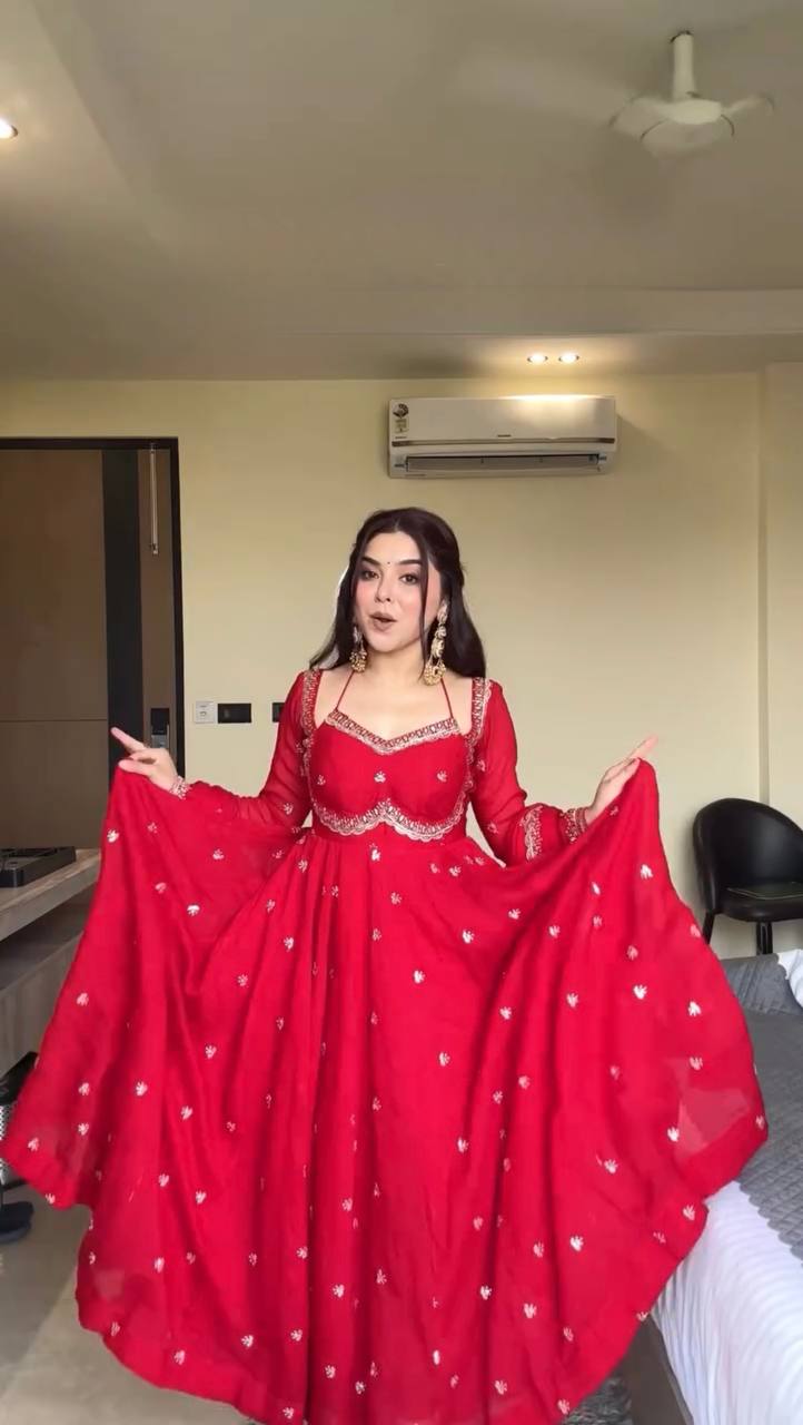 Gulnaar Grace Anarkali Set