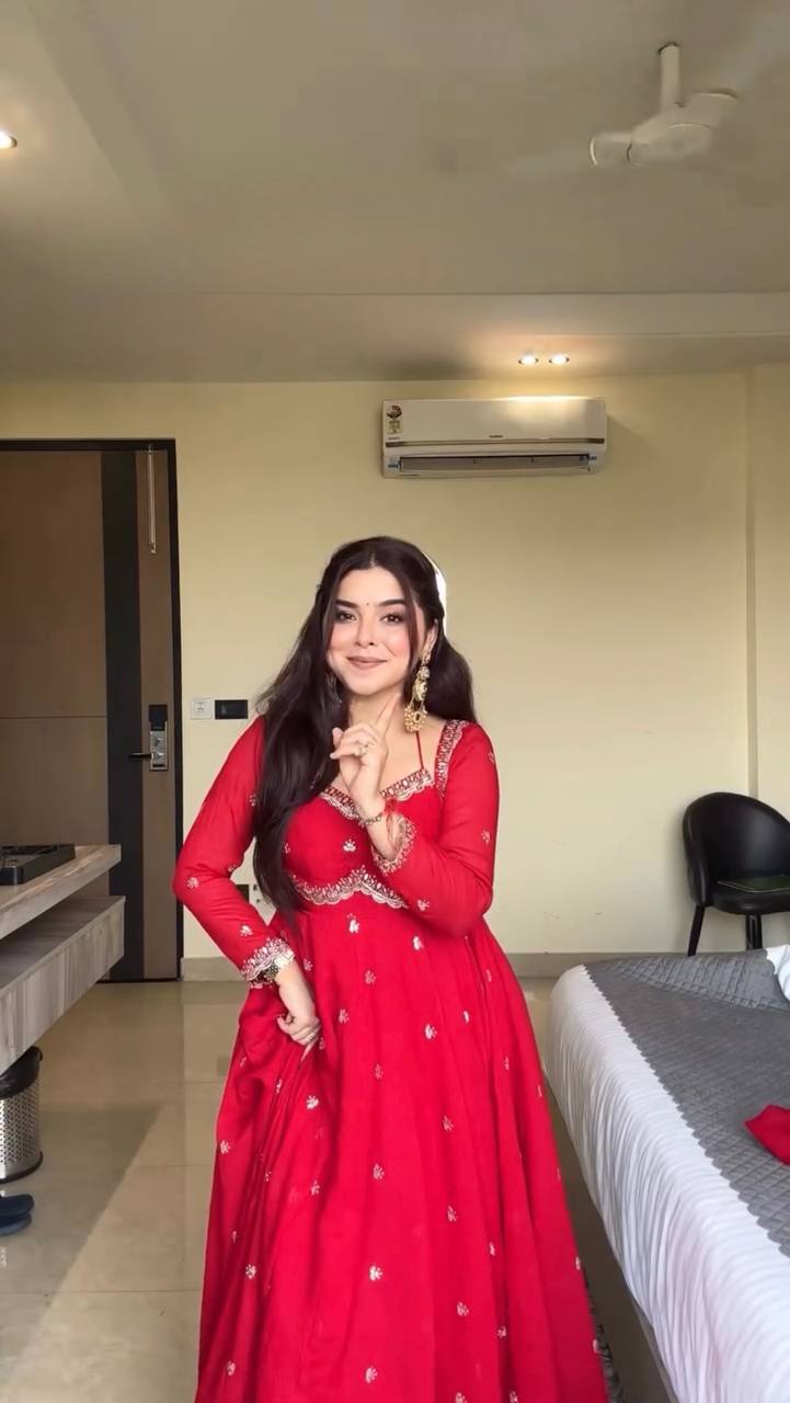 Gulnaar Grace Anarkali Set