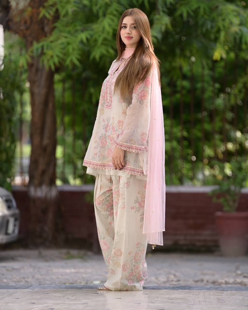 Elegant Chiffon Georgette Farshi Plazzo Set