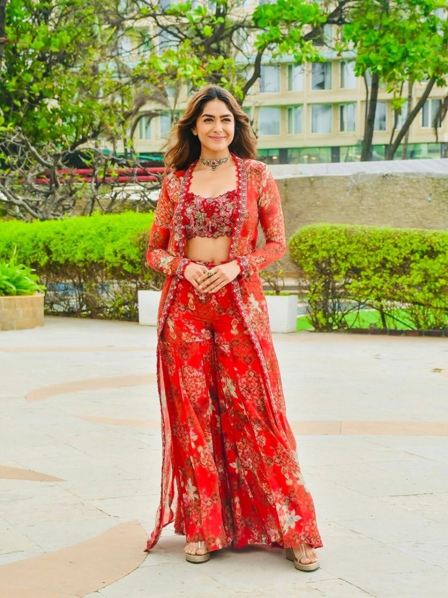Mrunal Thakur Inspired Outfit