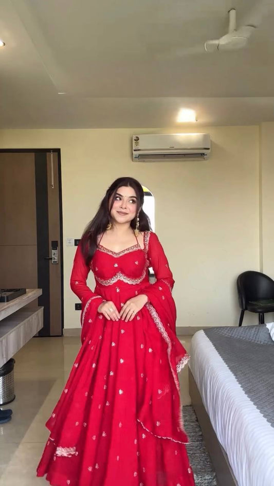 Gulnaar Grace Anarkali Set