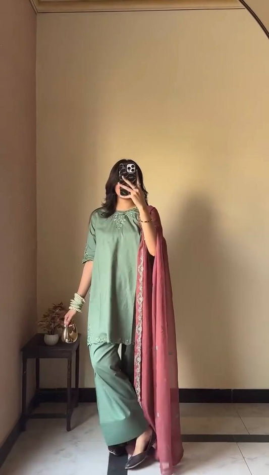 Natural crep Farshi Suit