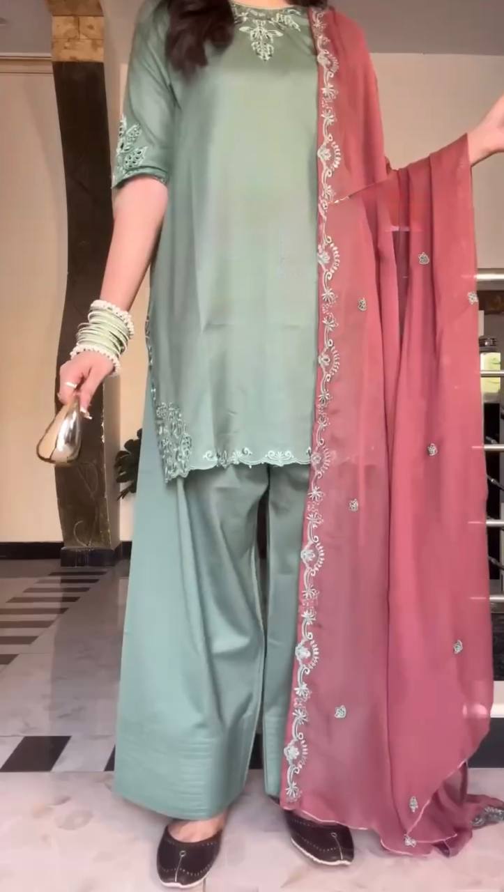 Natural crep Farshi Suit