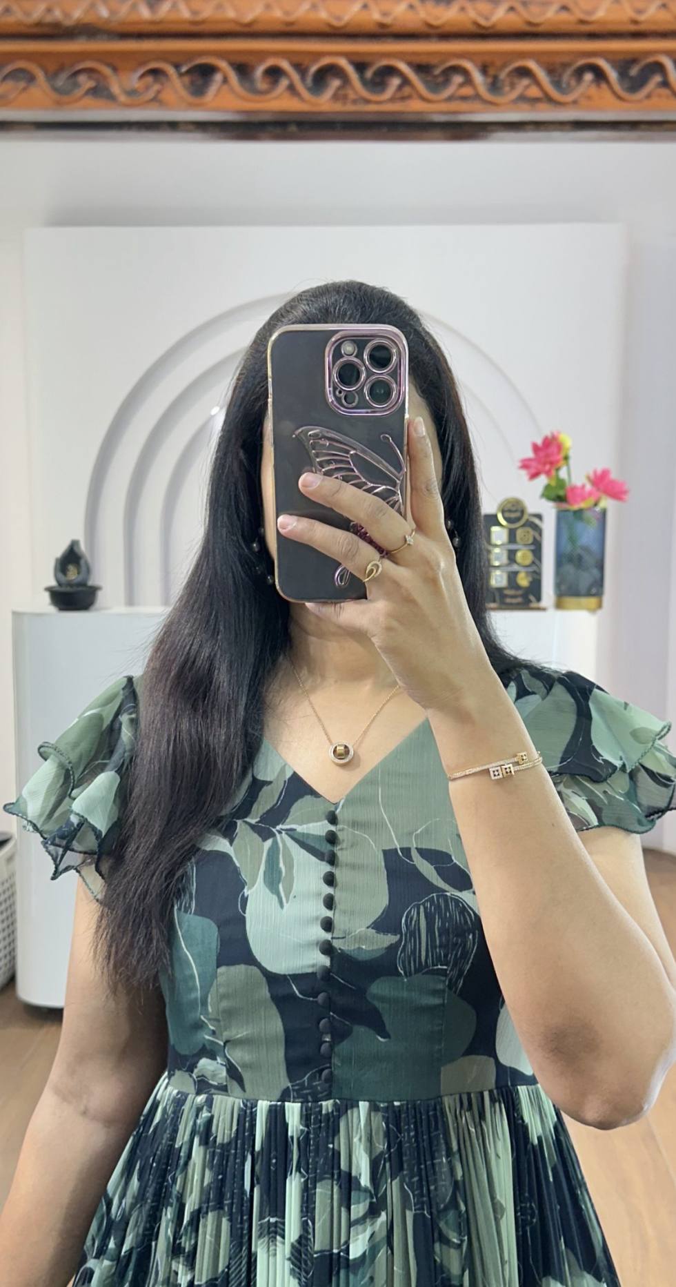 Aaniya Black